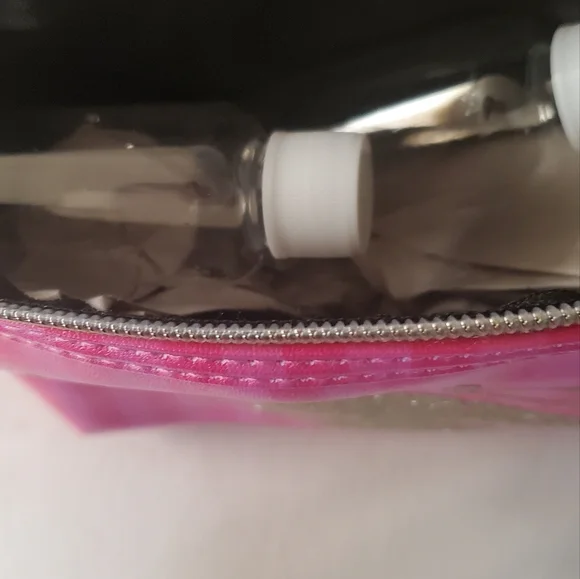 BEBE SEXY KISSES COSMETIC BAG - Picture 5 of 7